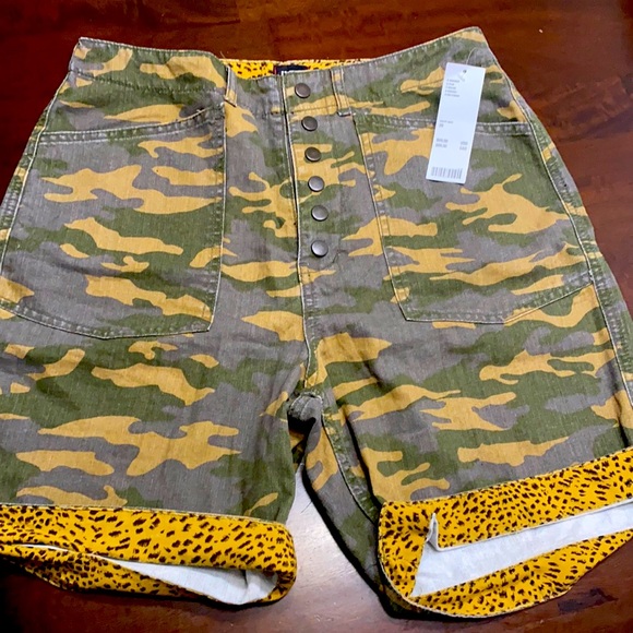 Urban Outfitters Fashion Shorts-size 8 - Picture 1 of 4